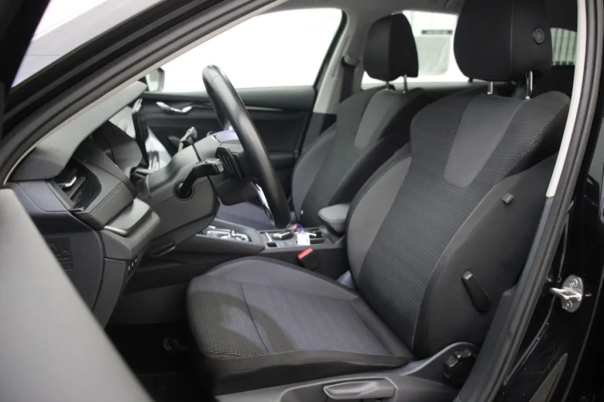 1.0 e-TSI Business Edition Automaat - Digitaal Cockpit, Carplay, Afn. Trekhaak