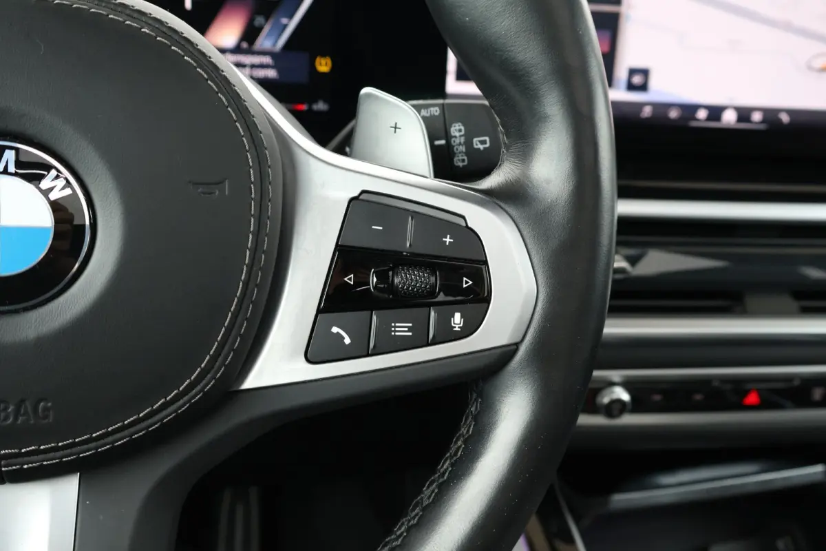 xDrive40d | Sport pakket Pro | Panorama Dak | Driving Assistant Professional | Harman Kardon | Trekhaak | Stoel Verwarming Voor en Achter | Soft-Close | Comfortstoelen | M-Sport Uitlaat | 22