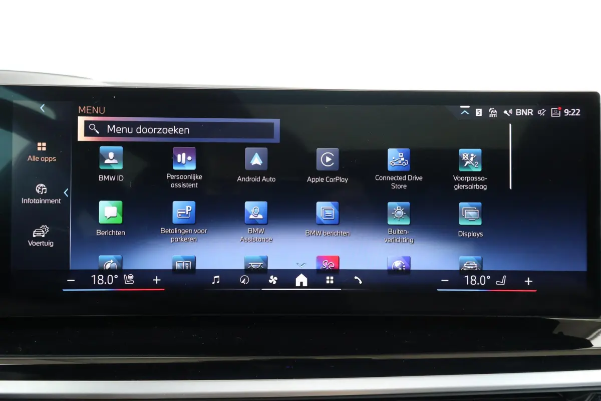 xDrive40d | Sport pakket Pro | Panorama Dak | Driving Assistant Professional | Harman Kardon | Trekhaak | Stoel Verwarming Voor en Achter | Soft-Close | Comfortstoelen | M-Sport Uitlaat | 22