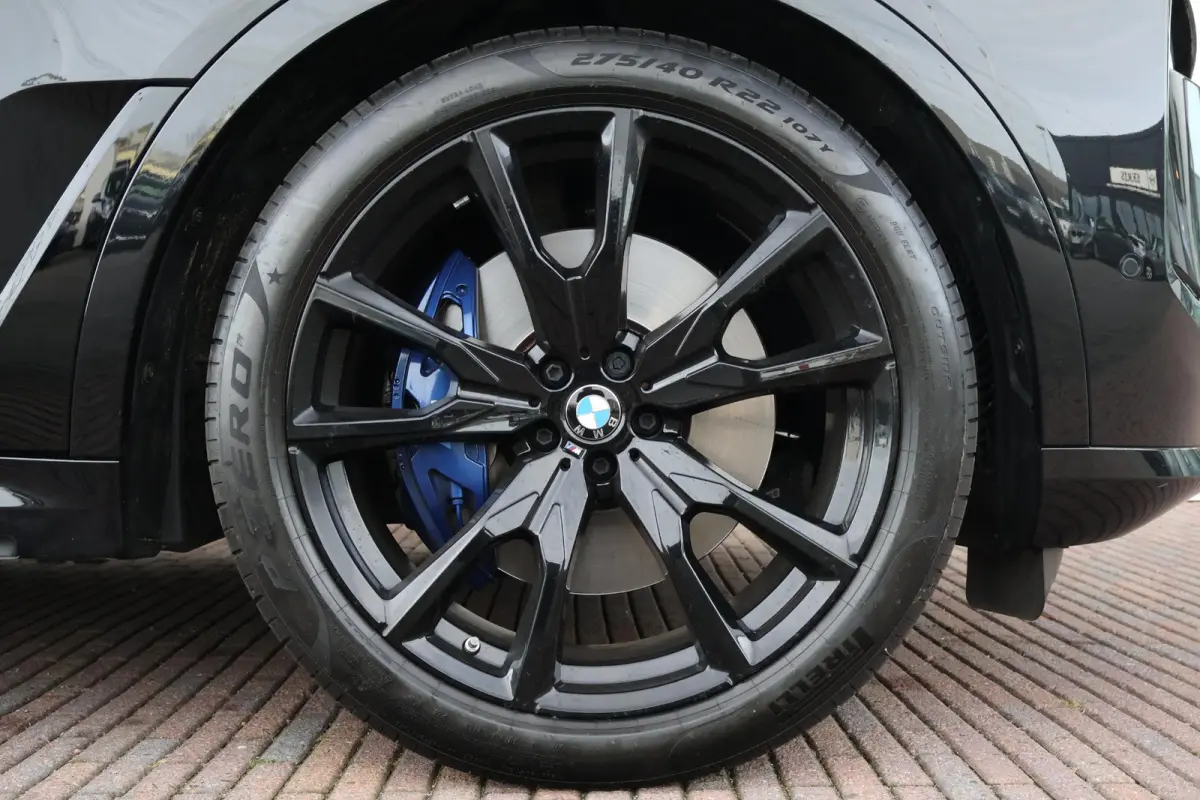 xDrive40d | Sport pakket Pro | Panorama Dak | Driving Assistant Professional | Harman Kardon | Trekhaak | Stoel Verwarming Voor en Achter | Soft-Close | Comfortstoelen | M-Sport Uitlaat | 22