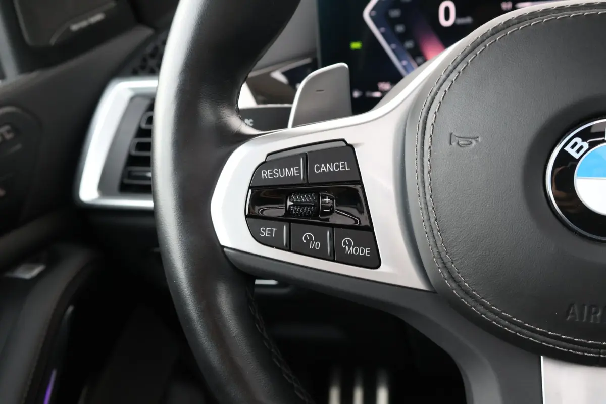 xDrive40d | Sport pakket Pro | Panorama Dak | Driving Assistant Professional | Harman Kardon | Trekhaak | Stoel Verwarming Voor en Achter | Soft-Close | Comfortstoelen | M-Sport Uitlaat | 22
