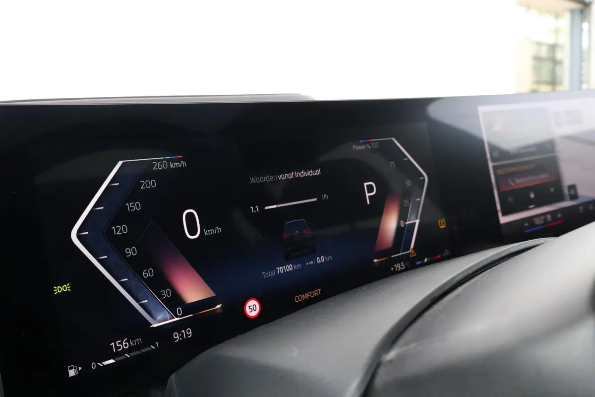 xDrive40d | Sport pakket Pro | Panorama Dak | Driving Assistant Professional | Harman Kardon | Trekhaak | Stoel Verwarming Voor en Achter | Soft-Close | Comfortstoelen | M-Sport Uitlaat | 22