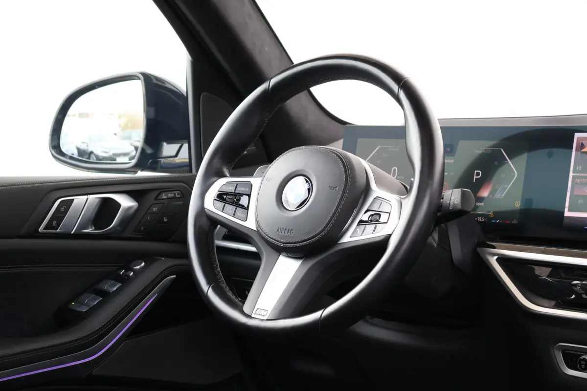 xDrive40d | Sport pakket Pro | Panorama Dak | Driving Assistant Professional | Harman Kardon | Trekhaak | Stoel Verwarming Voor en Achter | Soft-Close | Comfortstoelen | M-Sport Uitlaat | 22