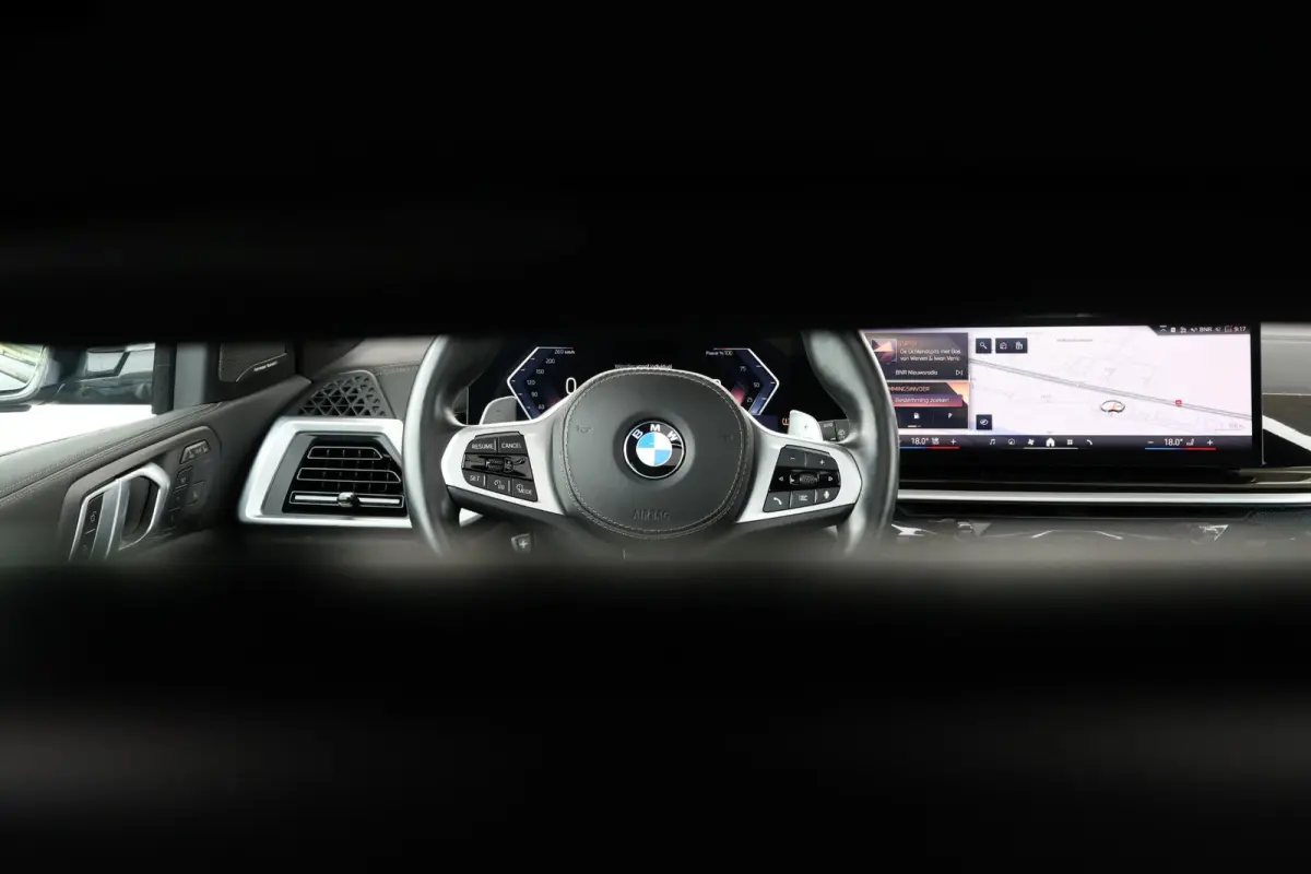 xDrive40d | Sport pakket Pro | Panorama Dak | Driving Assistant Professional | Harman Kardon | Trekhaak | Stoel Verwarming Voor en Achter | Soft-Close | Comfortstoelen | M-Sport Uitlaat | 22
