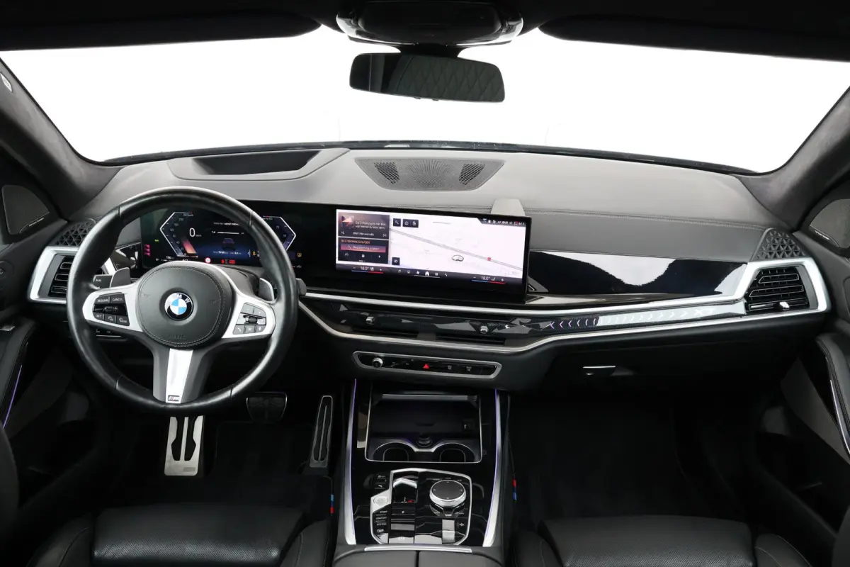 xDrive40d | Sport pakket Pro | Panorama Dak | Driving Assistant Professional | Harman Kardon | Trekhaak | Stoel Verwarming Voor en Achter | Soft-Close | Comfortstoelen | M-Sport Uitlaat | 22