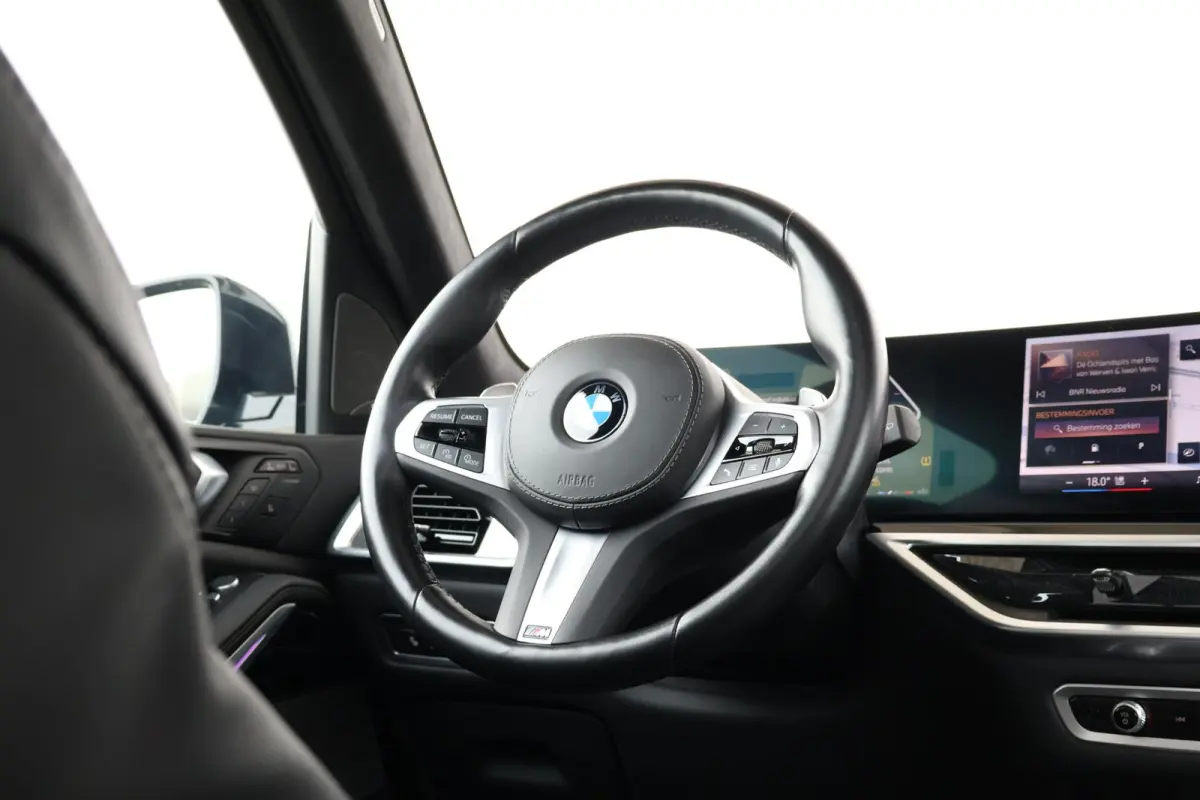 xDrive40d | Sport pakket Pro | Panorama Dak | Driving Assistant Professional | Harman Kardon | Trekhaak | Stoel Verwarming Voor en Achter | Soft-Close | Comfortstoelen | M-Sport Uitlaat | 22