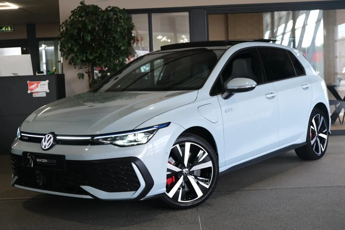 8.5 1.5 eHybrid GTE 272PK Facelift Pano Volleder 360Cam Trekhaak Keyless ACC Navi