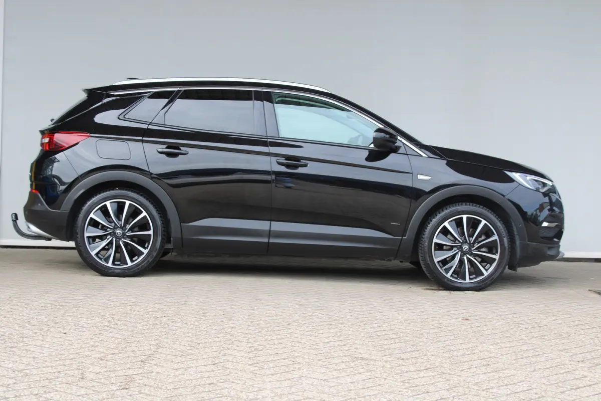 1.6 Turbo Hybrid4 Innovation | SOH 94% | Trekhaak | Camera | Lederen bekleding | Stoelverwarming | Navigatie |