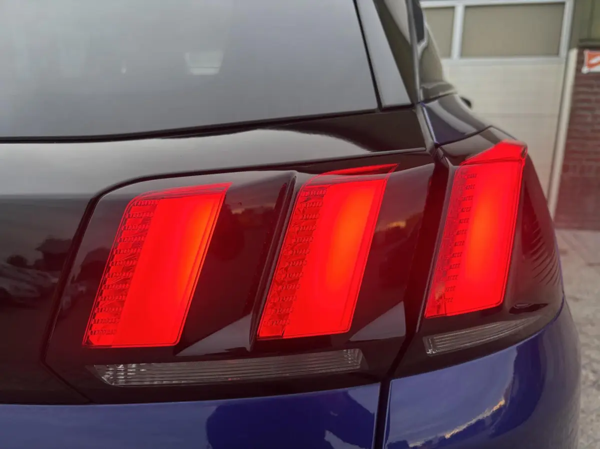 1.2 Allure/CAMERA/CARPLAY/NAVI/KEYLESS/APK