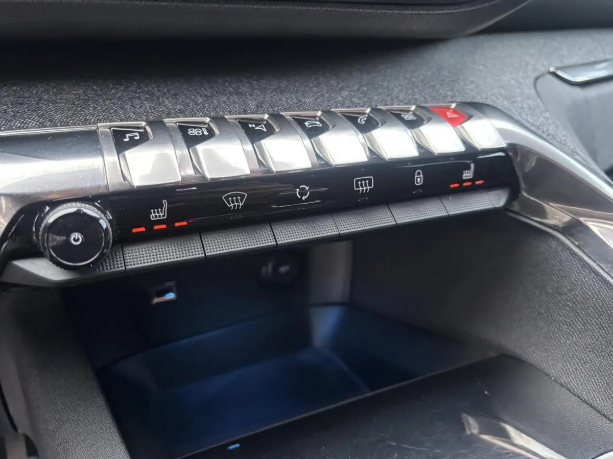 1.2 Allure/CAMERA/CARPLAY/NAVI/KEYLESS/APK