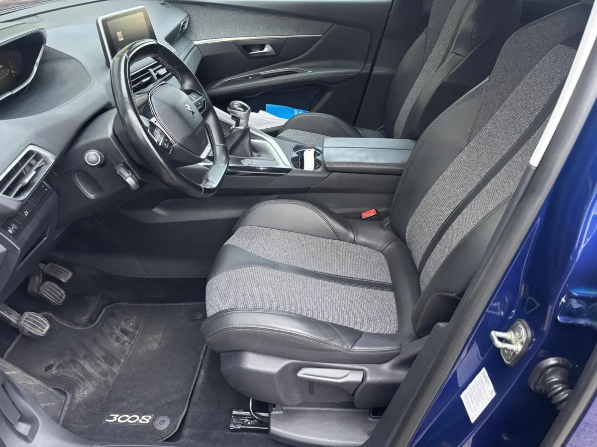 1.2 Allure/CAMERA/CARPLAY/NAVI/KEYLESS/APK
