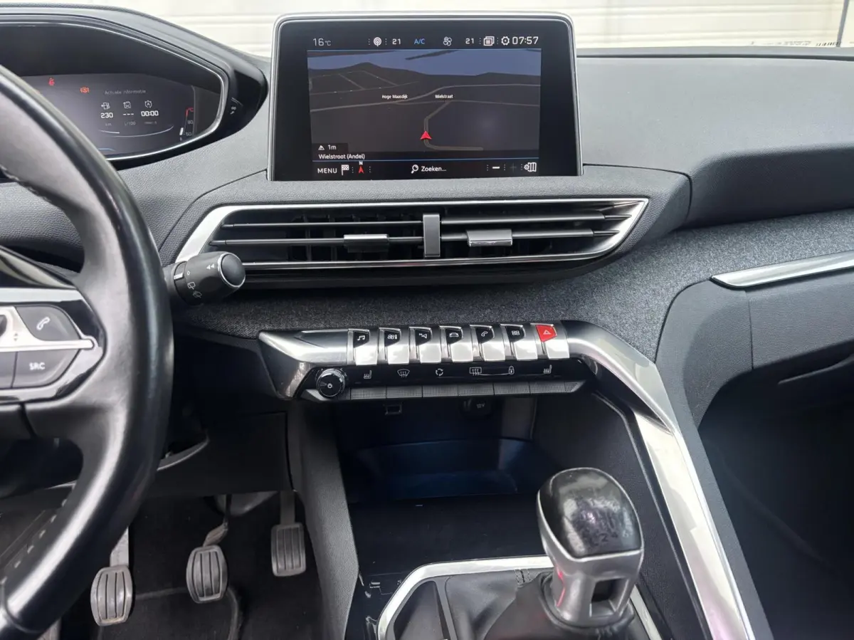1.2 Allure/CAMERA/CARPLAY/NAVI/KEYLESS/APK