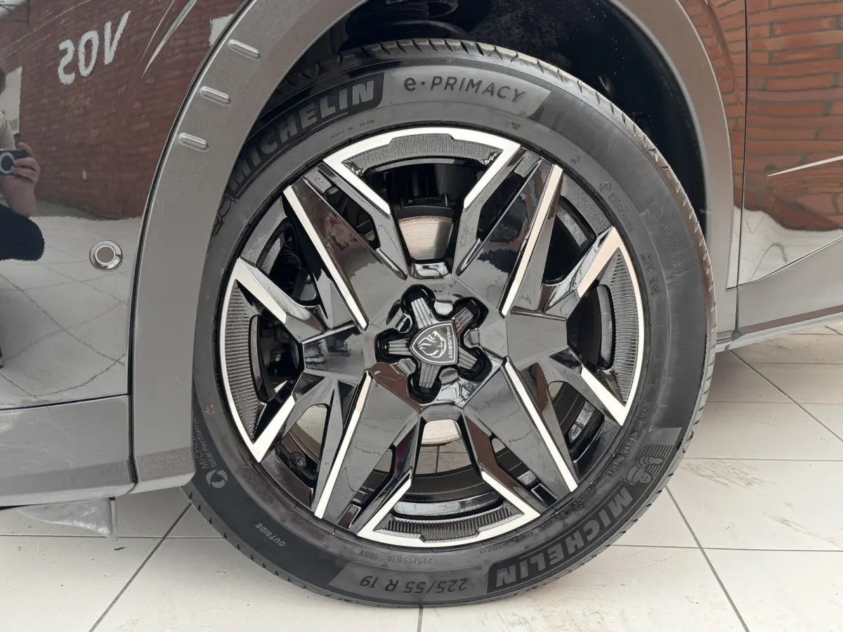 Hybrid 145 GT Automaat | Elektrische achterklep | Stuur- en stoelverwarming | Keyless | Camera rondom | 8 jaar Peugeot We Care garantie!