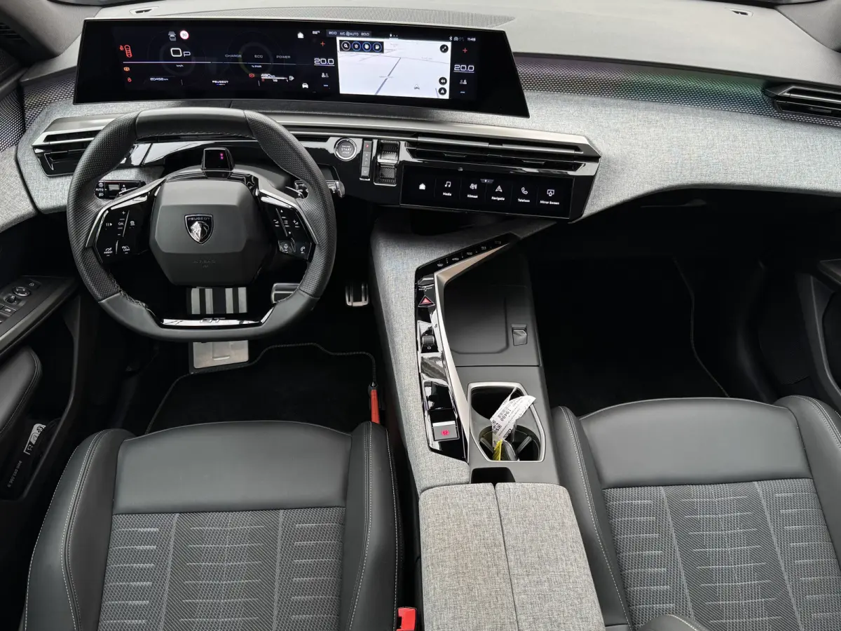 Hybrid 145 GT Automaat | Elektrische achterklep | Stuur- en stoelverwarming | Keyless | Camera rondom | 8 jaar Peugeot We Care garantie!