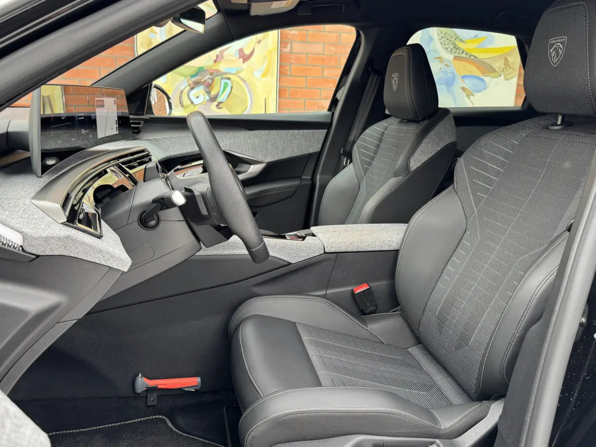 Hybrid 145 GT Automaat | Elektrische achterklep | Stuur- en stoelverwarming | Keyless | Camera rondom | 8 jaar Peugeot We Care garantie!
