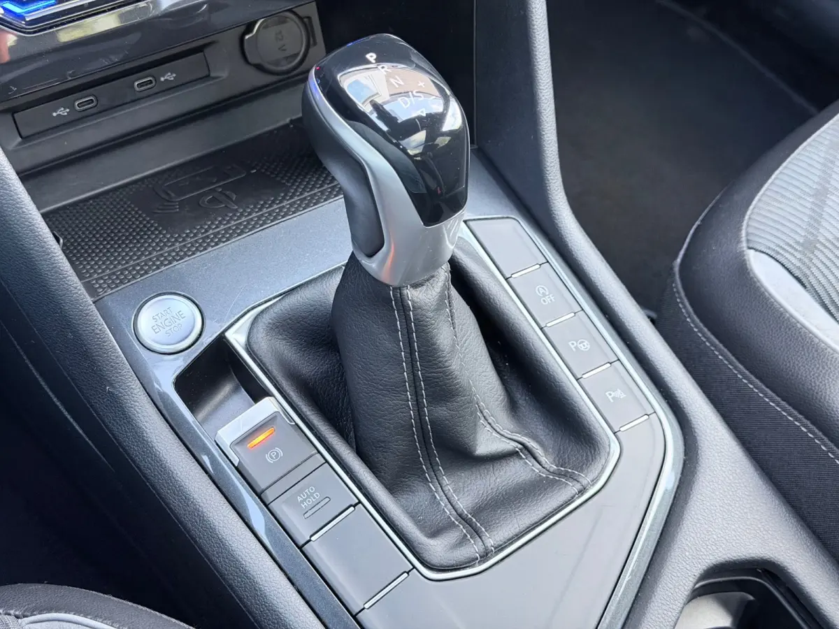1.5 TSI R-Line Pano/Keyless/Camera