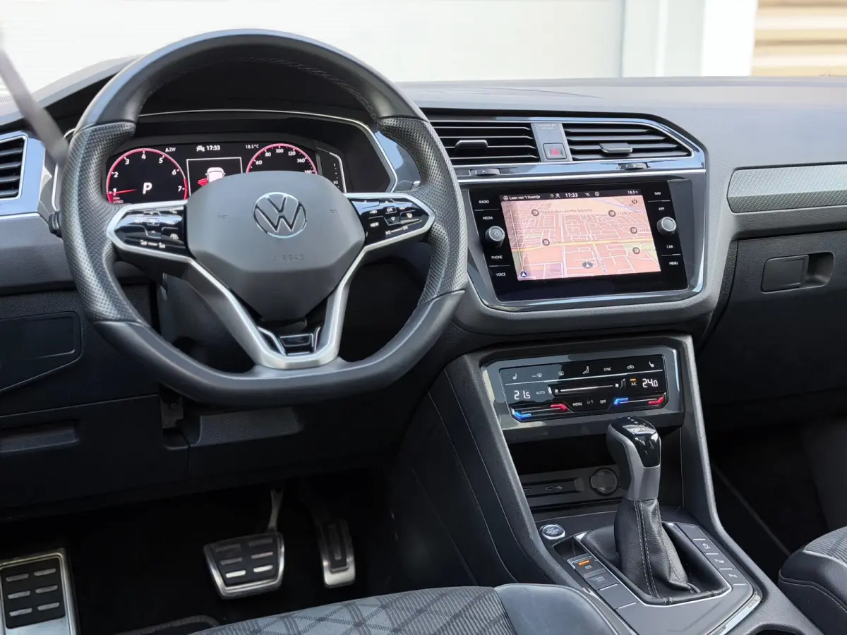 1.5 TSI R-Line Pano/Keyless/Camera