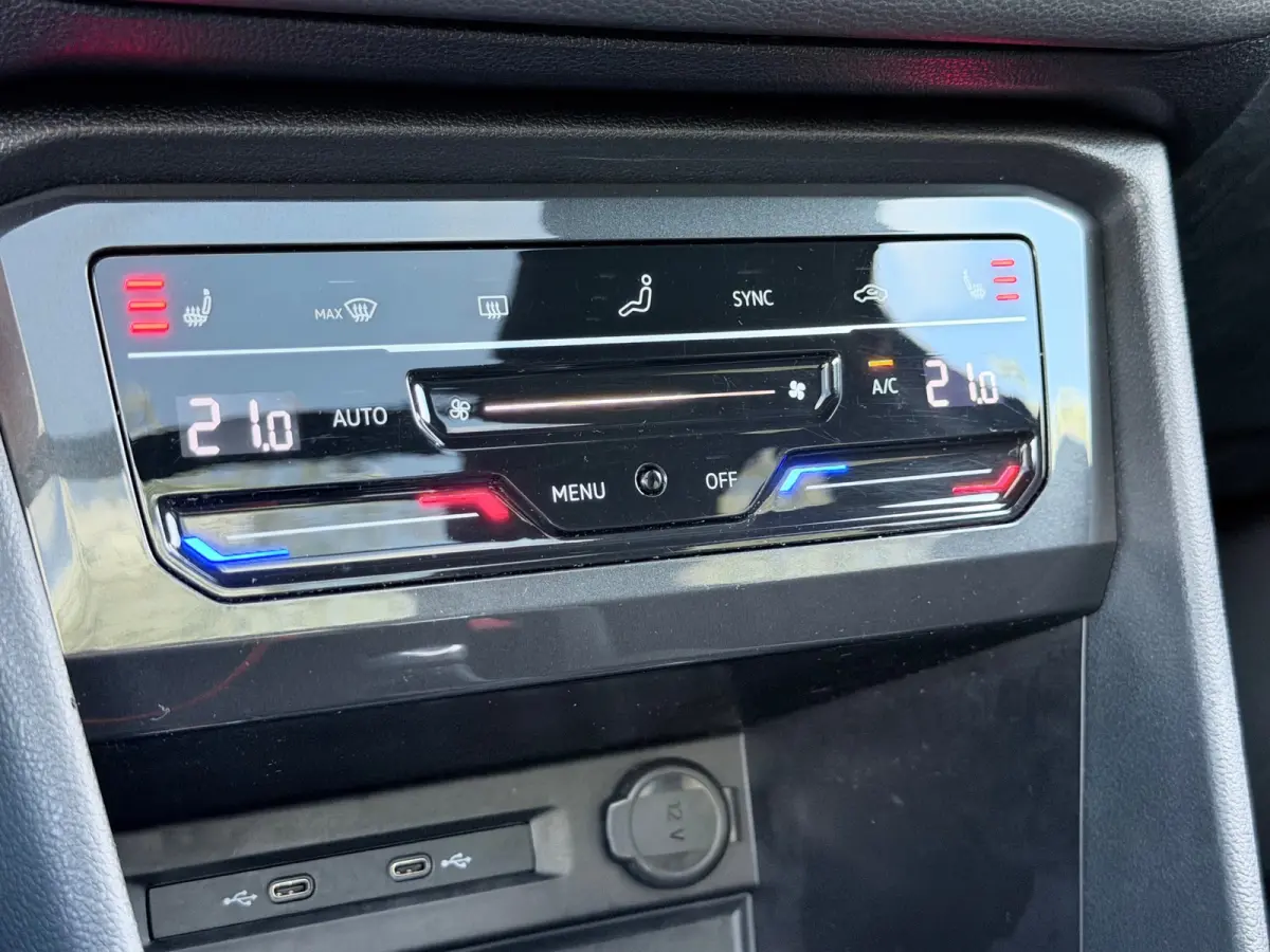 1.5 TSI R-Line Pano/Keyless/Camera