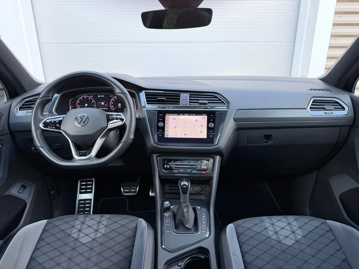 1.5 TSI R-Line Pano/Keyless/Camera