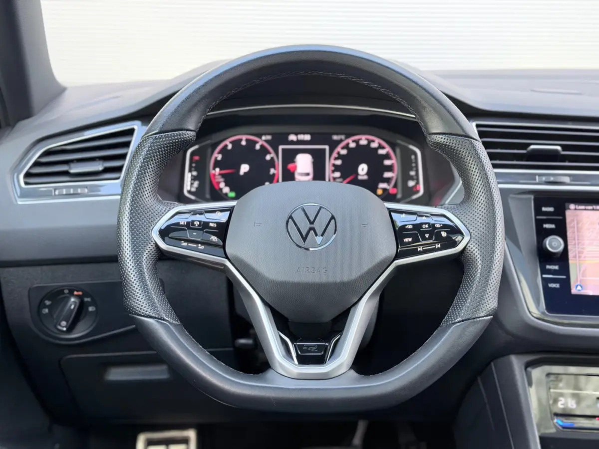 1.5 TSI R-Line Pano/Keyless/Camera