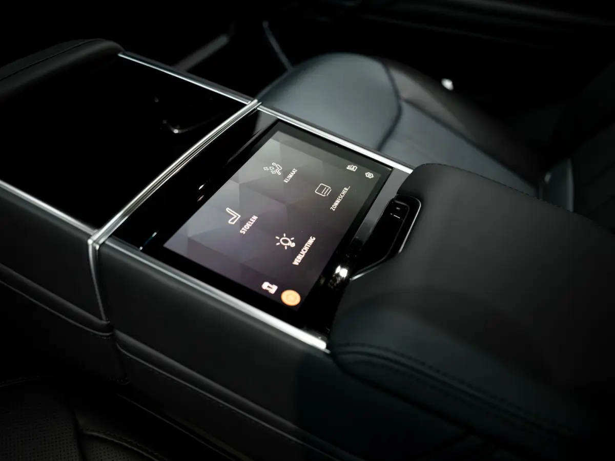3.0 P550e Autobiography PHEV | Koelbox | HUD | Meridian Signature | Massage | Pano |