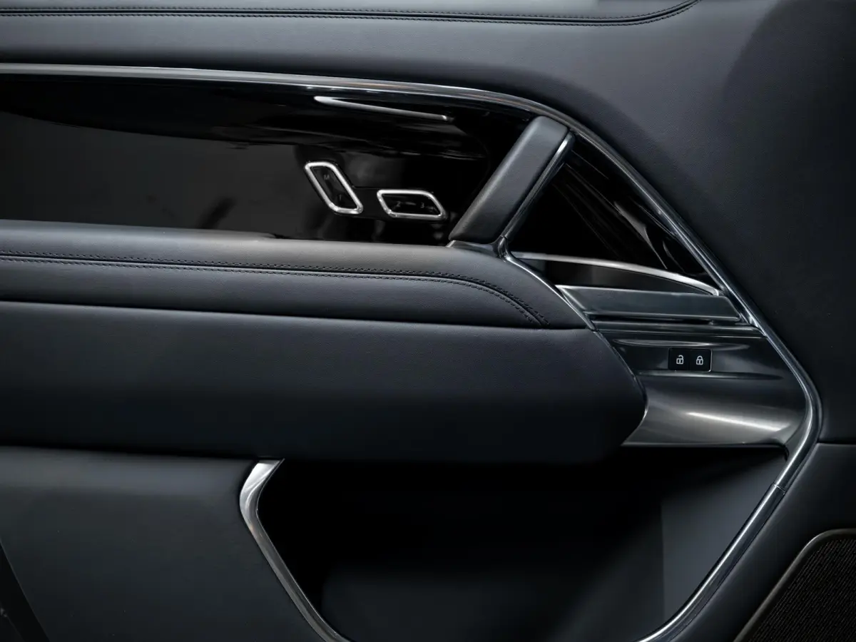 3.0 P550e Autobiography PHEV | Koelbox | HUD | Meridian Signature | Massage | Pano |