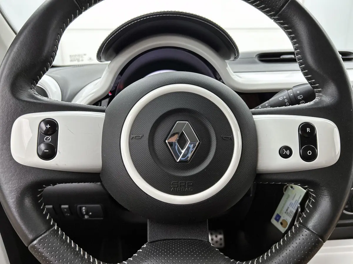 1.0 70pk Intens Automaat | Achteruitrijcamera | Parkeersensoren Achter | Climate Control | Navigatie | LMV 16'' | Cruise Control