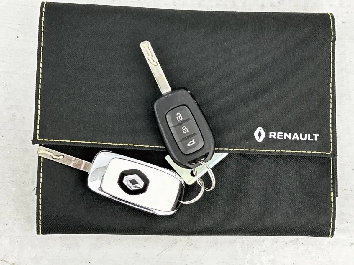 1.0 70pk Intens Automaat | Achteruitrijcamera | Parkeersensoren Achter | Climate Control | Navigatie | LMV 16'' | Cruise Control