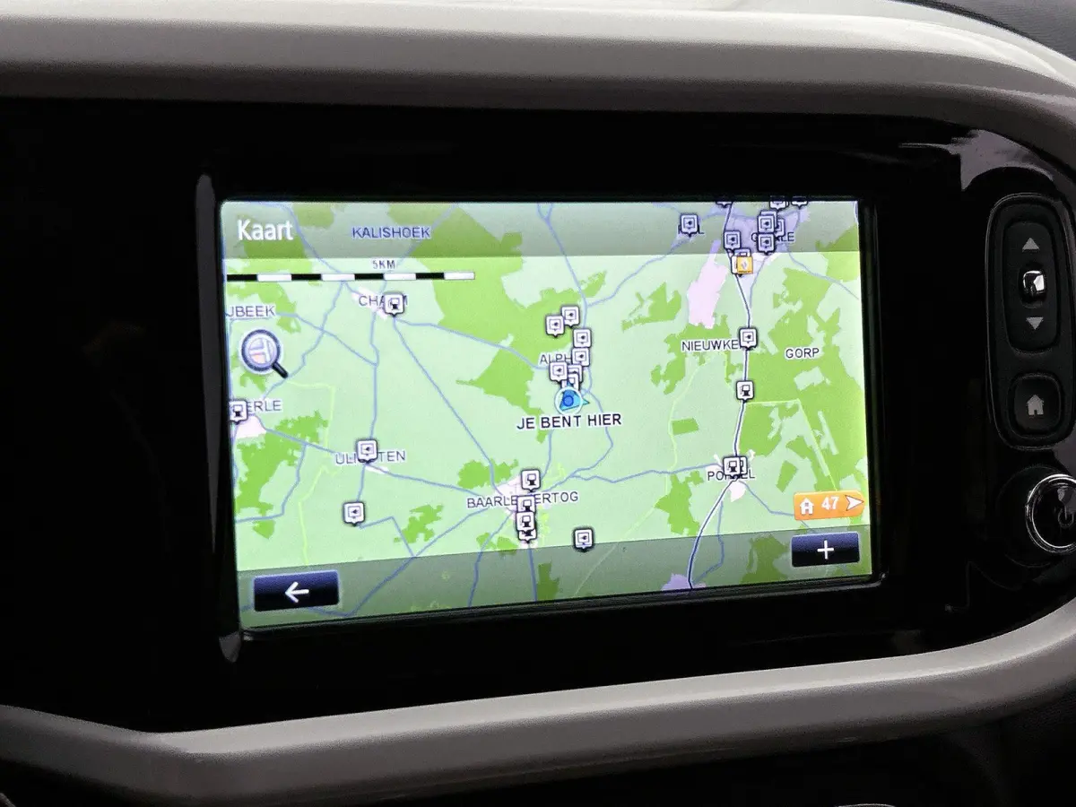 1.0 70pk Intens Automaat | Achteruitrijcamera | Parkeersensoren Achter | Climate Control | Navigatie | LMV 16'' | Cruise Control