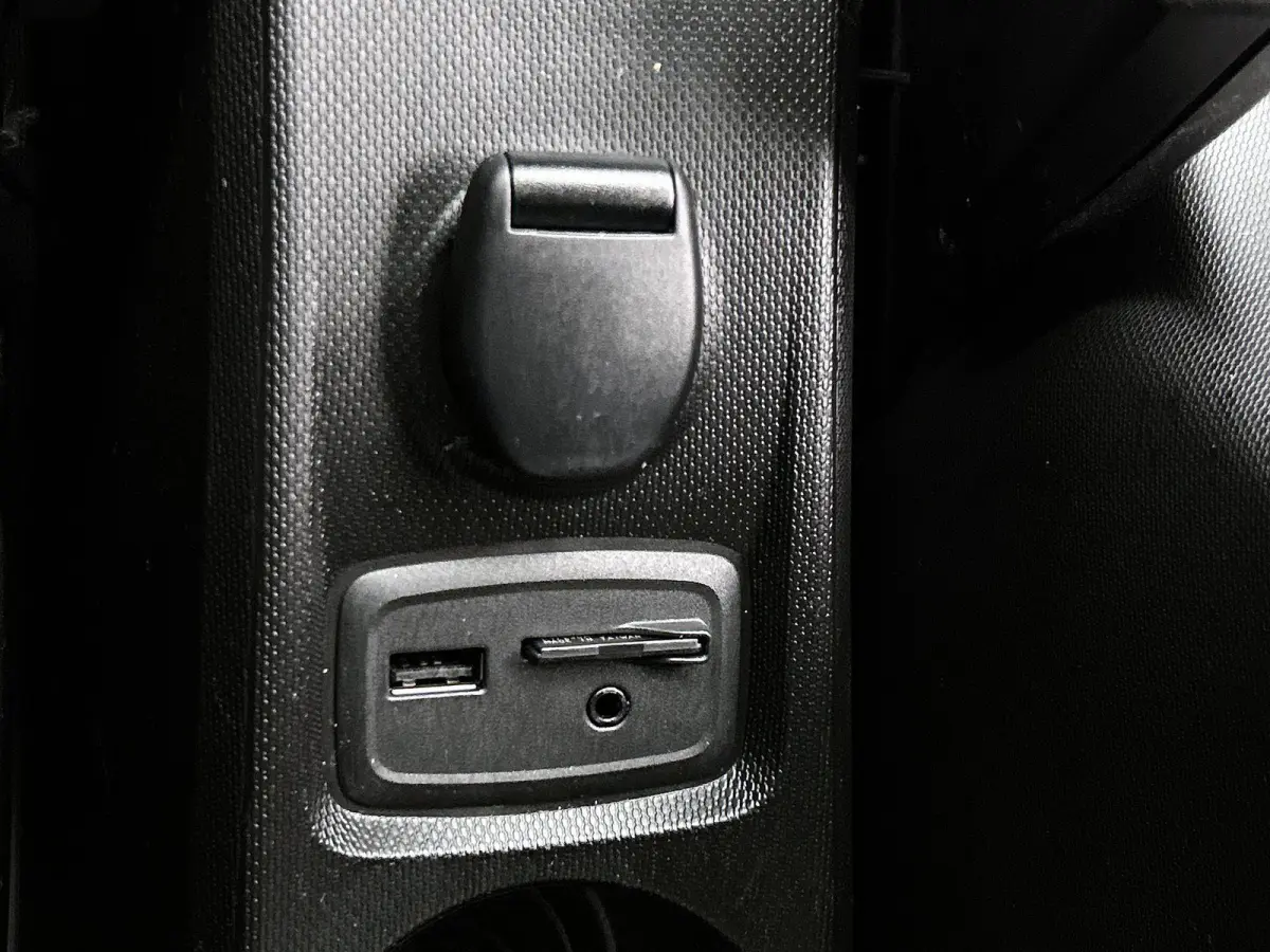 1.0 70pk Intens Automaat | Achteruitrijcamera | Parkeersensoren Achter | Climate Control | Navigatie | LMV 16'' | Cruise Control