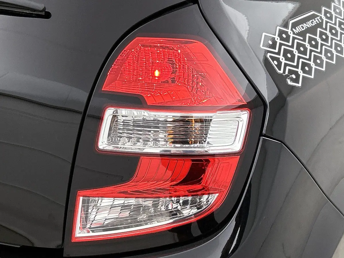 1.0 70pk Intens Automaat | Achteruitrijcamera | Parkeersensoren Achter | Climate Control | Navigatie | LMV 16'' | Cruise Control