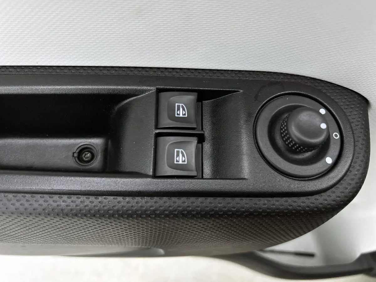 1.0 70pk Intens Automaat | Achteruitrijcamera | Parkeersensoren Achter | Climate Control | Navigatie | LMV 16'' | Cruise Control