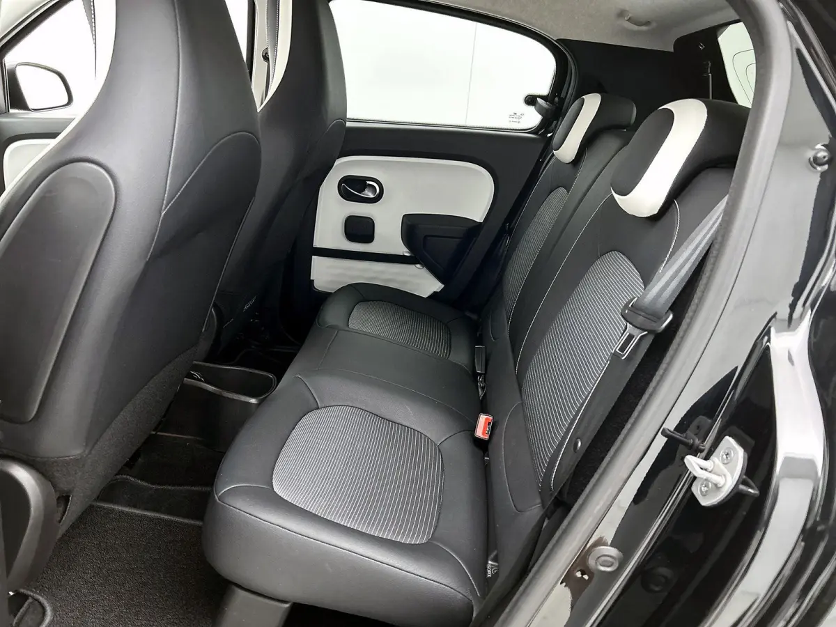 1.0 70pk Intens Automaat | Achteruitrijcamera | Parkeersensoren Achter | Climate Control | Navigatie | LMV 16'' | Cruise Control