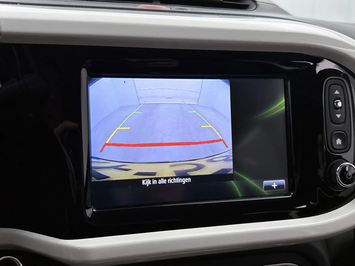 1.0 70pk Intens Automaat | Achteruitrijcamera | Parkeersensoren Achter | Climate Control | Navigatie | LMV 16'' | Cruise Control