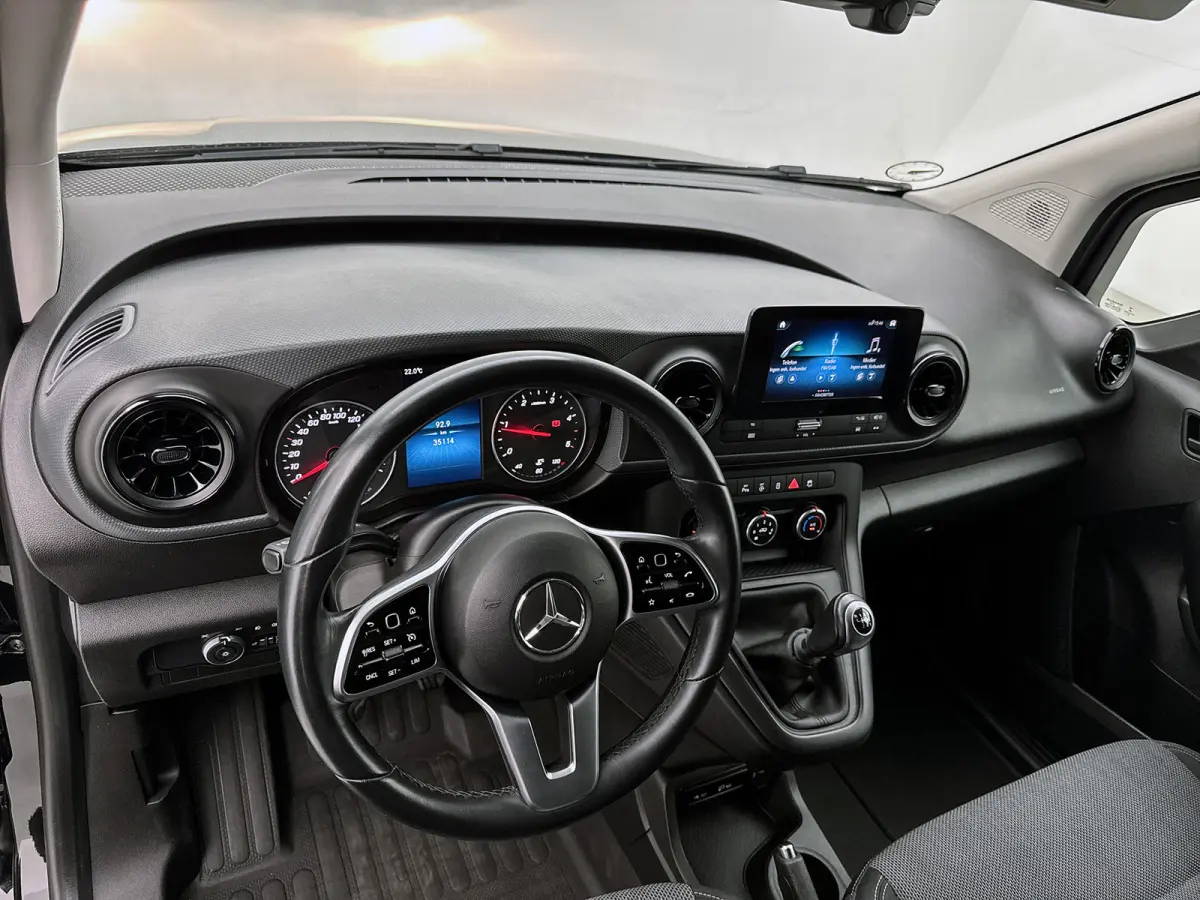 110 CDI Pro MBUX + Carplay Cruise control Stoelverwarming Betimmering