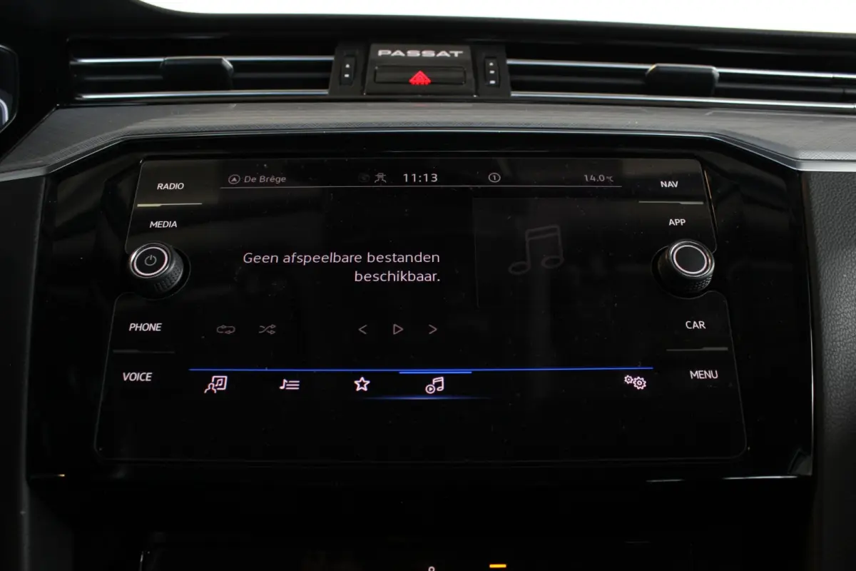 1.5 TSI Business Trekhaak | R-Line Look | Camera | Virtual Cockpit | Adapt. Cruise | Bluetooth | Navi | LED | 17" LMV | PDC V+A