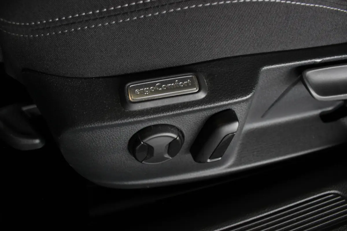 1.5 TSI Business Trekhaak | R-Line Look | Camera | Virtual Cockpit | Adapt. Cruise | Bluetooth | Navi | LED | 17" LMV | PDC V+A