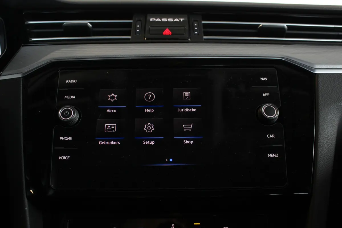 1.5 TSI Business Trekhaak | R-Line Look | Camera | Virtual Cockpit | Adapt. Cruise | Bluetooth | Navi | LED | 17" LMV | PDC V+A