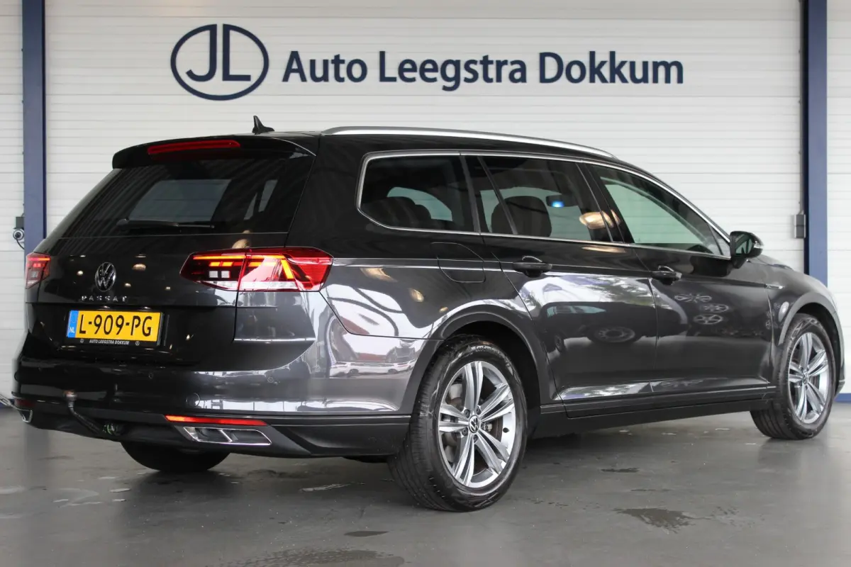 1.5 TSI Business Trekhaak | R-Line Look | Camera | Virtual Cockpit | Adapt. Cruise | Bluetooth | Navi | LED | 17" LMV | PDC V+A