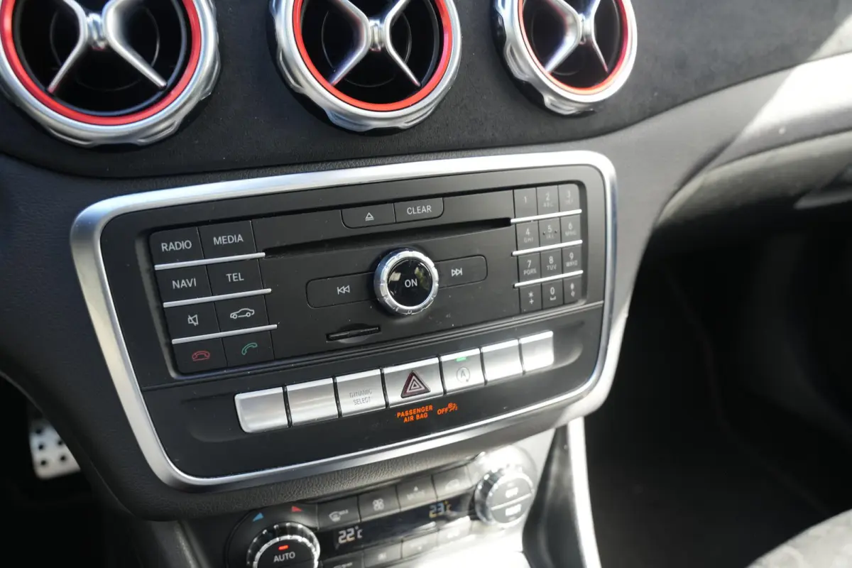 200 Premium Plus AMG Panoramadak Carplay Leer/Alcantara Cruise Clima