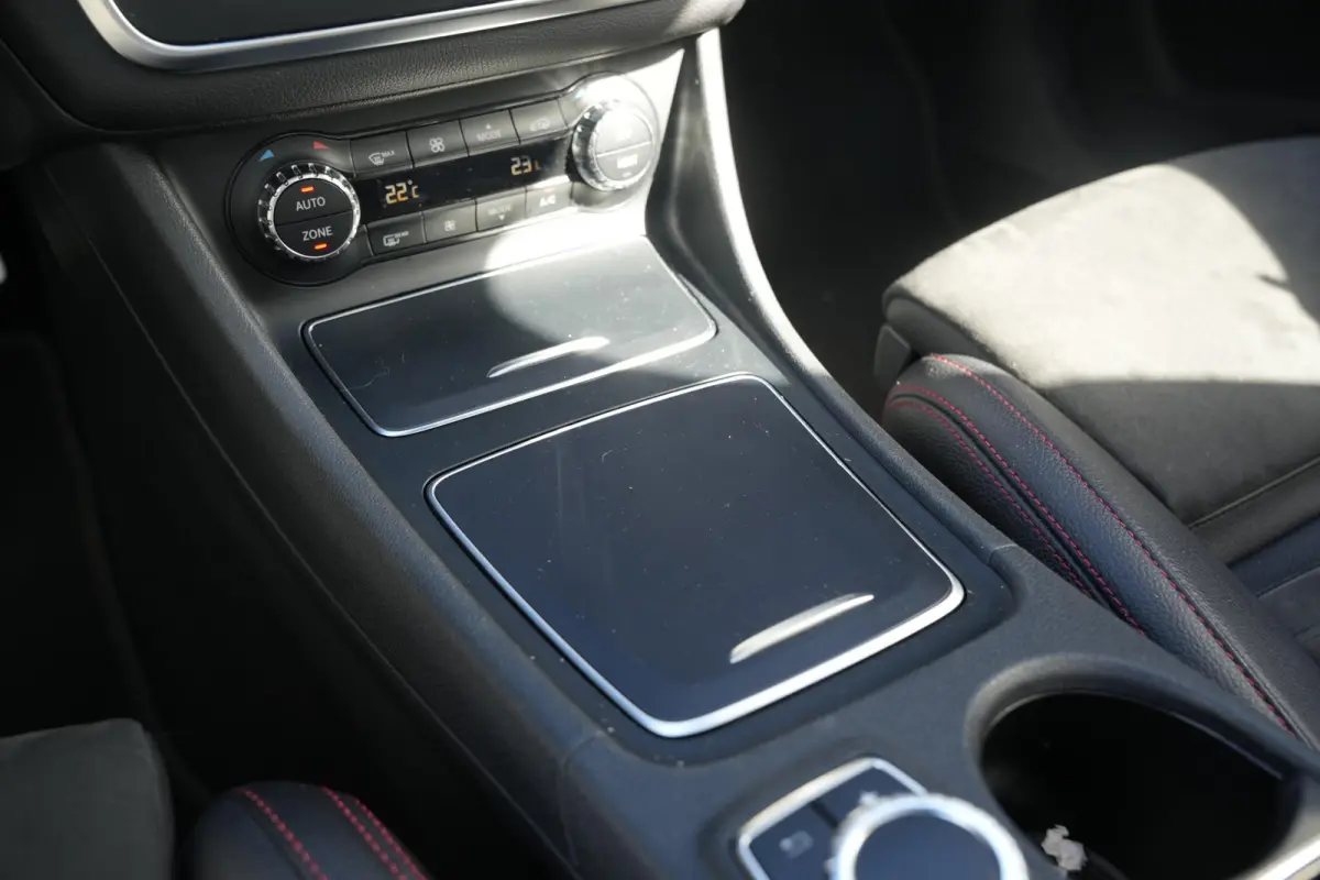 200 Premium Plus AMG Panoramadak Carplay Leer/Alcantara Cruise Clima