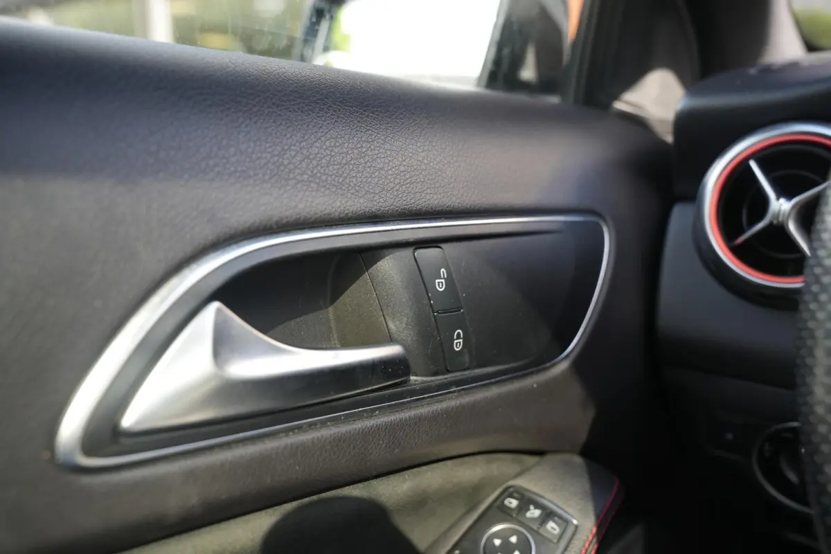 200 Premium Plus AMG Panoramadak Carplay Leer/Alcantara Cruise Clima
