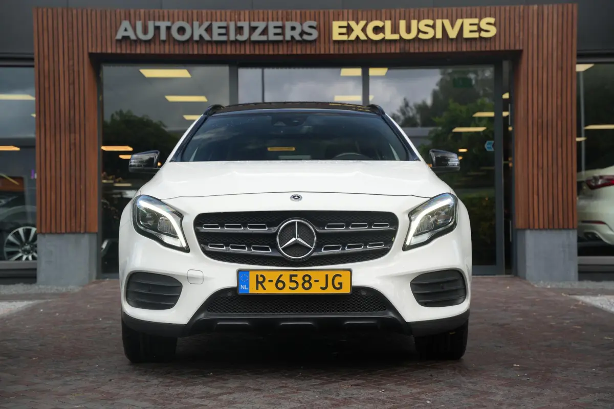 200 Premium Plus AMG Panoramadak Carplay Leer/Alcantara Cruise Clima