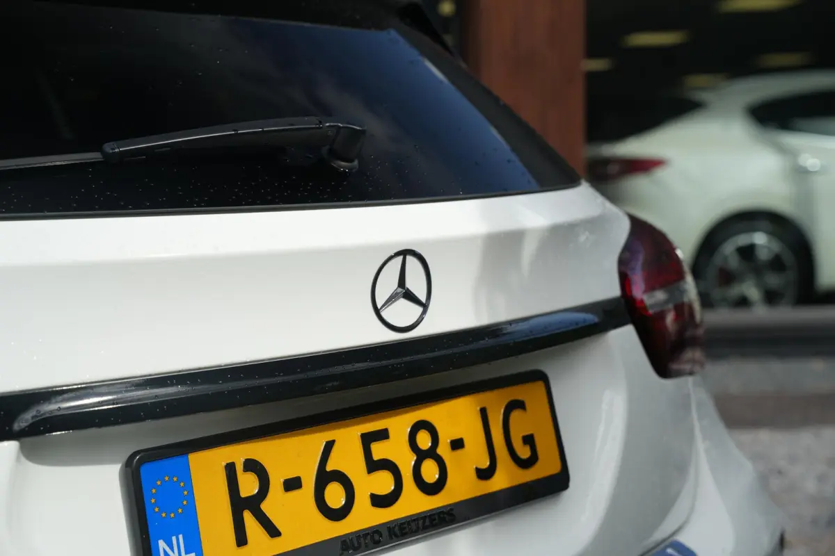 200 Premium Plus AMG Panoramadak Carplay Leer/Alcantara Cruise Clima