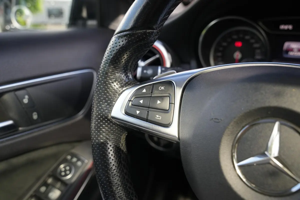 200 Premium Plus AMG Panoramadak Carplay Leer/Alcantara Cruise Clima