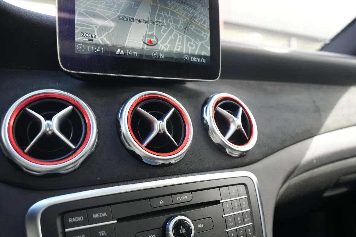 200 Premium Plus AMG Panoramadak Carplay Leer/Alcantara Cruise Clima