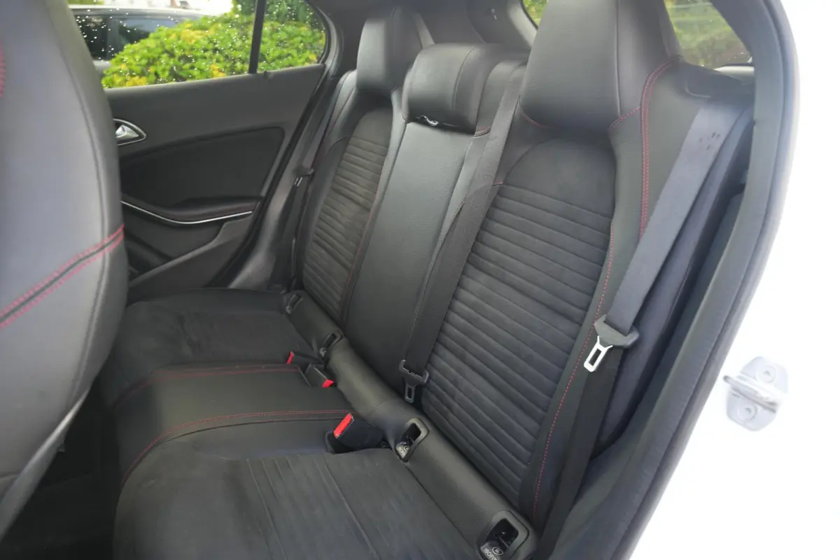 200 Premium Plus AMG Panoramadak Carplay Leer/Alcantara Cruise Clima