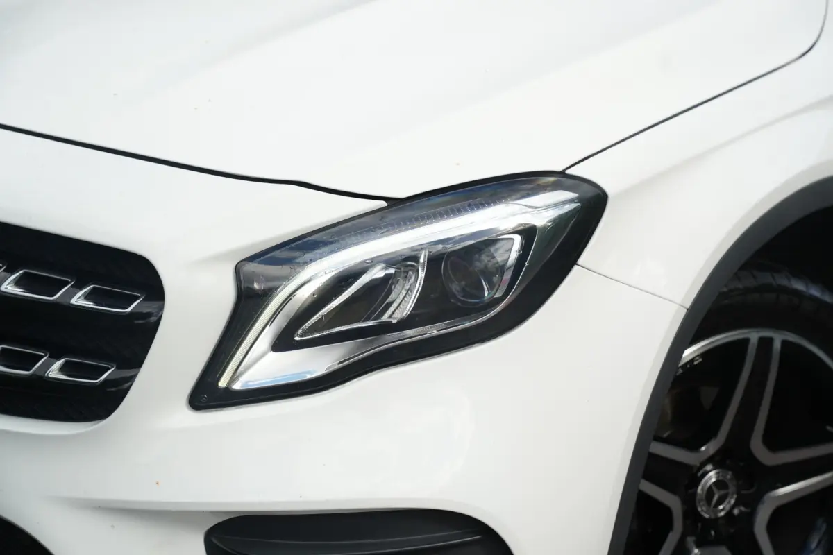 200 Premium Plus AMG Panoramadak Carplay Leer/Alcantara Cruise Clima