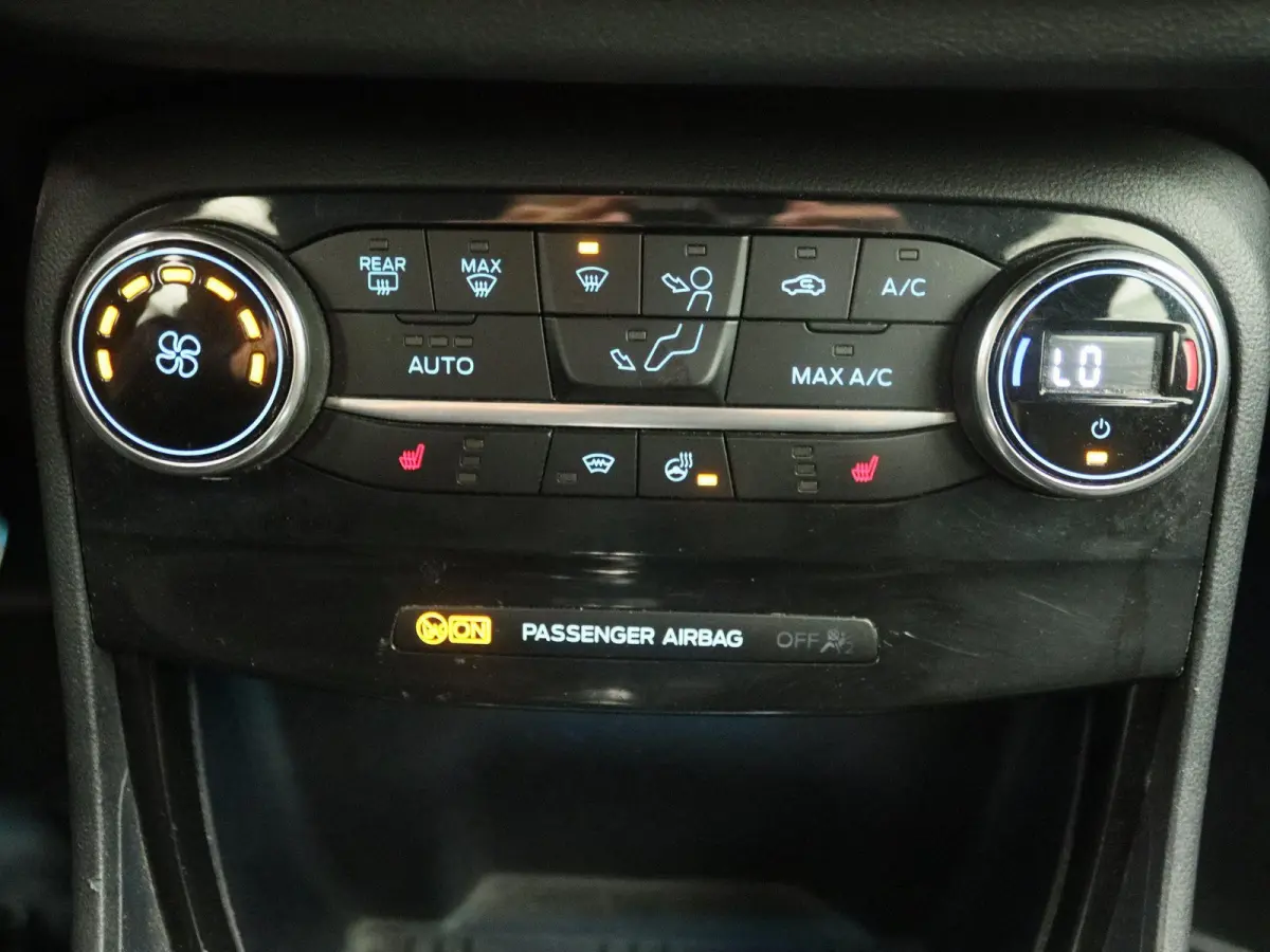 1.0 EcoBoost Titanium X | Apple Carplay/Android Auto | Winter Pakket | Camera |