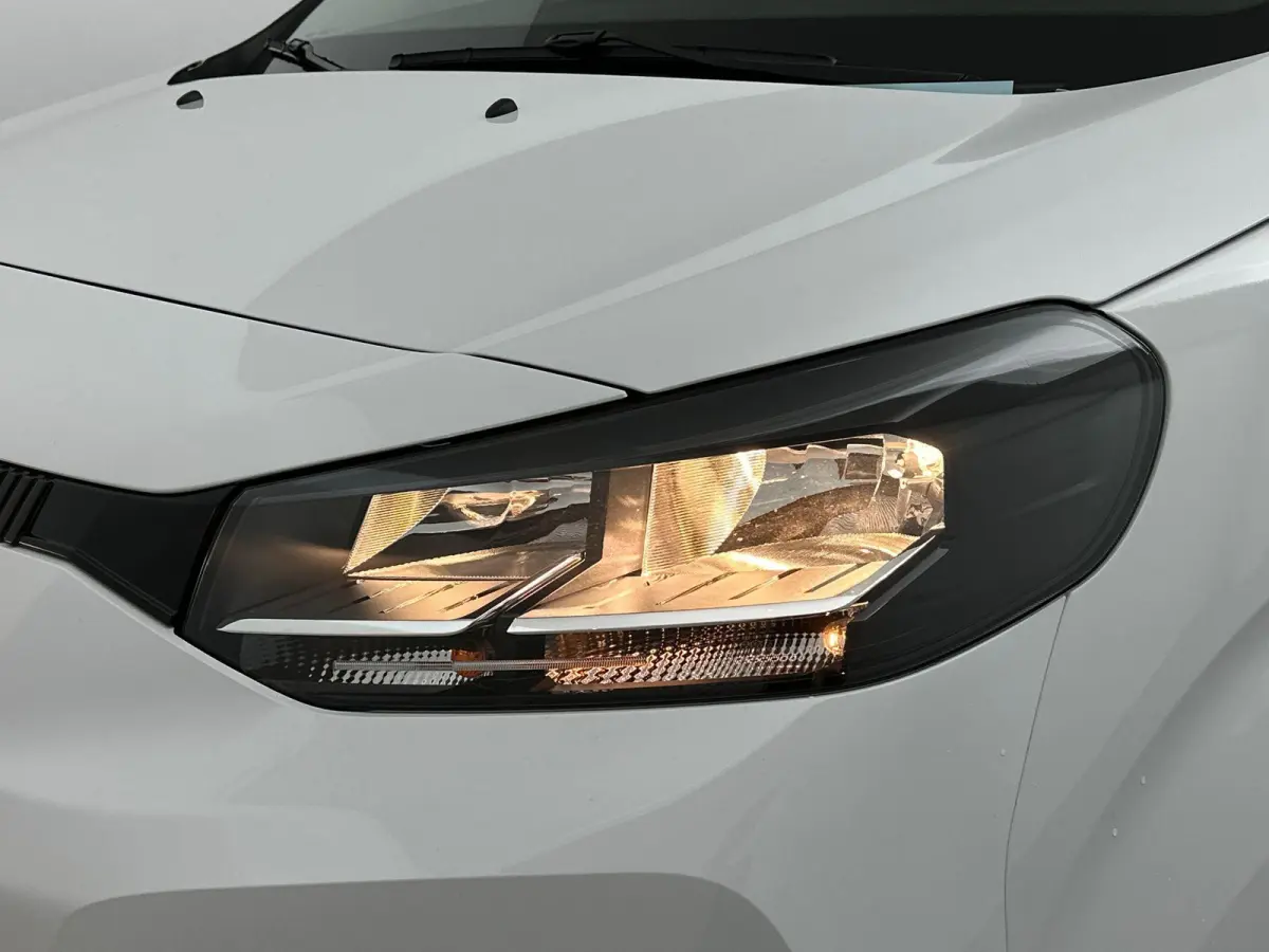 2.0 Diesel 145 S&S L3 | DEMONSTRATIEMODEL | Trekhaak | 3 zitplaatsen | Cruise Control | Apple Carplay&Android Auto | PDC | 2 + 6 jaar Speciale Garantie!